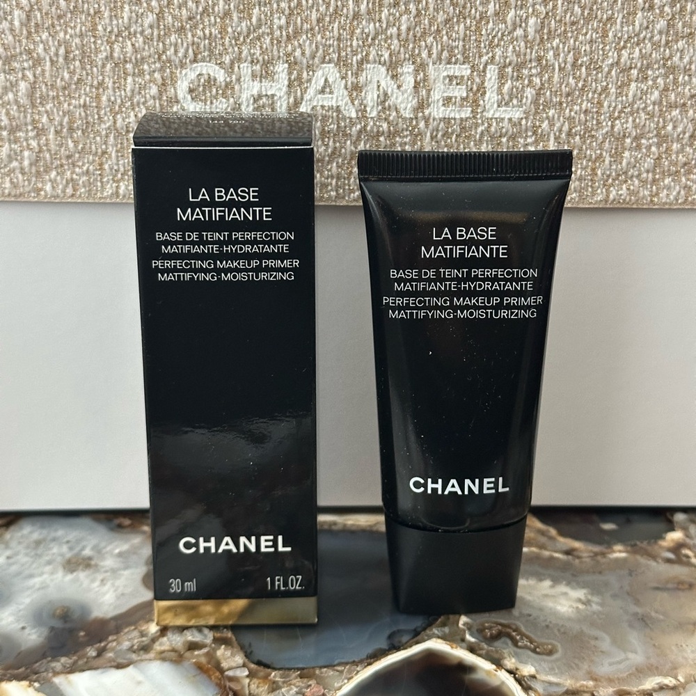 Chanel LA BASE MATIFIANTE Perfecting Makeup Primer Mattifying – Moisturi…
